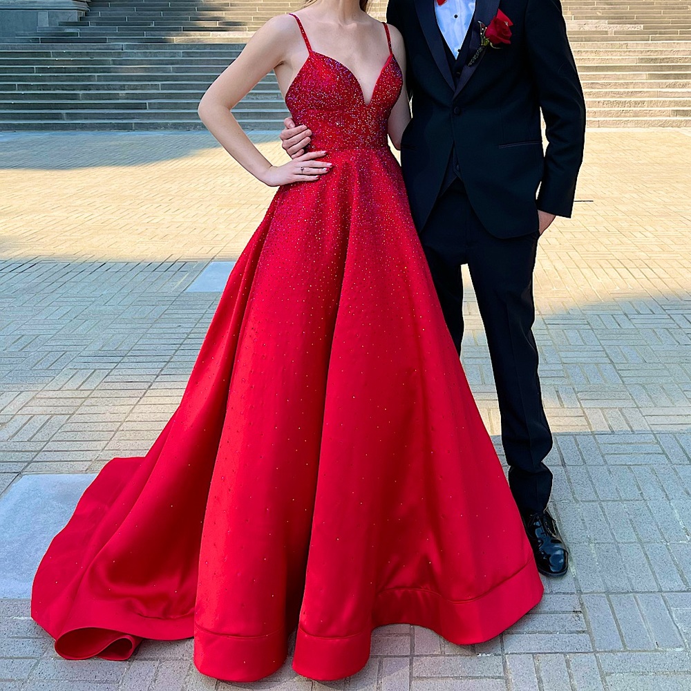 SHERRI HILL RED PROM DRESS